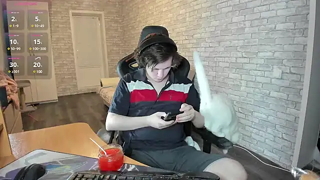 iliaskrislove online show from March 17, 2025, 5:16 pm