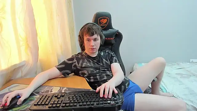 iliaskrislove online show from April 9, 2026, 5:53 am