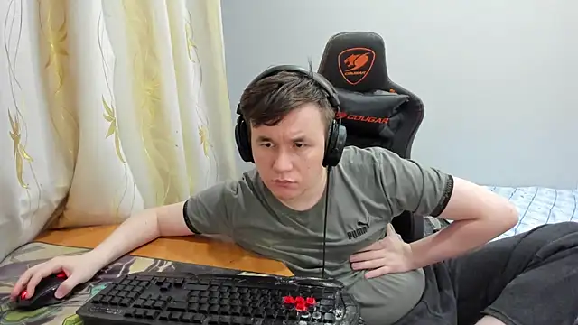 iliaskrislove online show from May 21, 2026, 9:23 pm