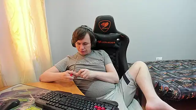 Snapshot of iliaskrislove chatting on September 16, 2025, 10:38 am iliaskrislove online show from September 16, 2025, 10:38 am