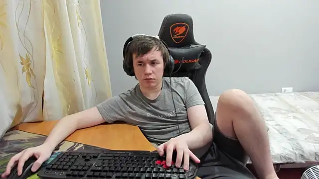 iliaskrislove online show from February 14, 2026, 1:44 pm