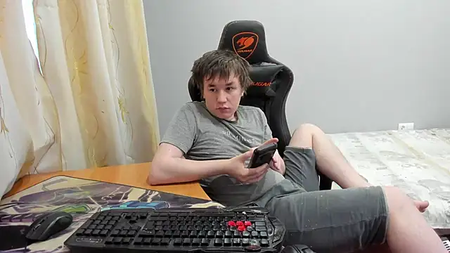 iliaskrislove online show from February 15, 2026, 3:51 am