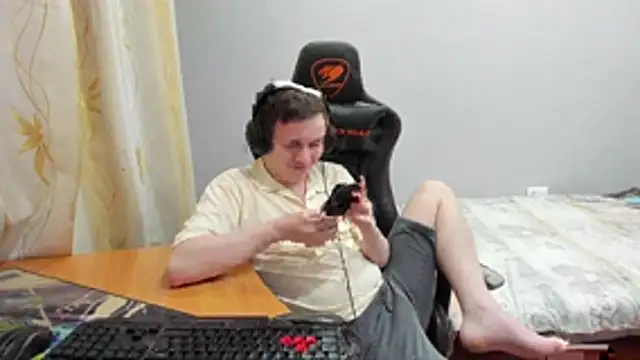 iliaskrislove online show from February 9, 2026, 2:48 pm