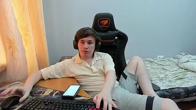 iliaskrislove online show from September 15, 2025, 9:43 am