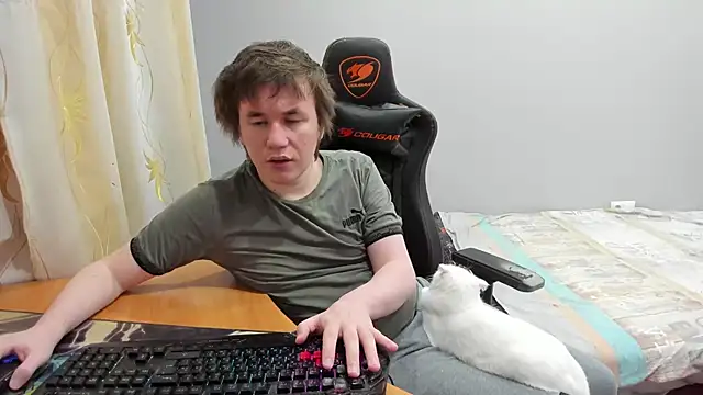 iliaskrislove online show from March 4, 2026, 2:14 pm