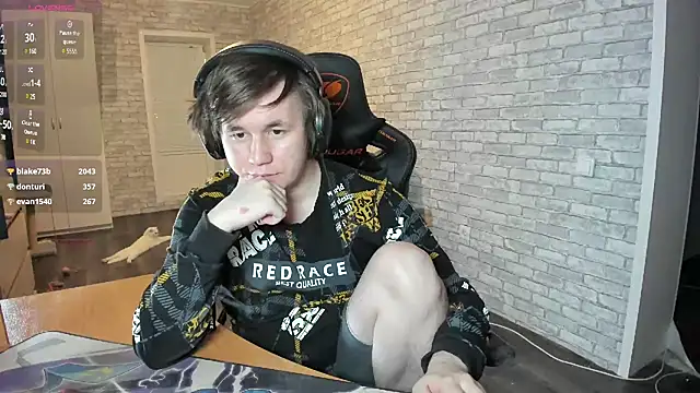iliaskrislove online show from March 7, 2025, 6:00 pm