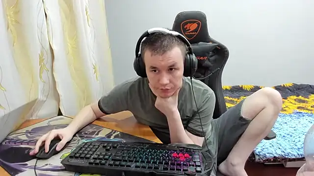 Snapshot of iliaskrislove chatting on October 20, 2025, 6:19 pm iliaskrislove online show from October 20, 2025, 6:19 pm