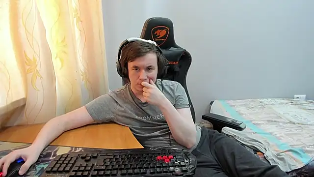 iliaskrislove online show from March 23, 2026, 1:00 pm