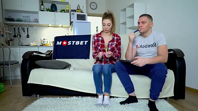 Snapshot of littlesweettifany chatting on December 28, 2024, 9:20 am littlesweettifany online show from December 28, 2024, 9:20 am