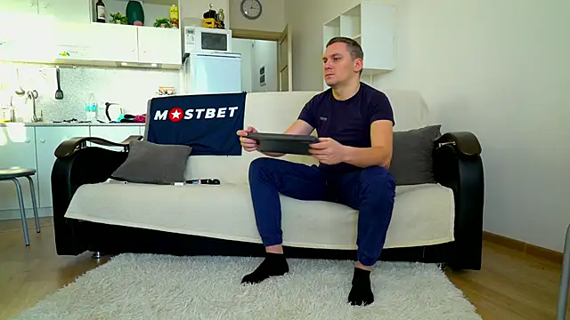 Snapshot of littlesweettifany chatting on December 18, 2024, 8:53 am littlesweettifany online show from December 18, 2024, 8:53 am