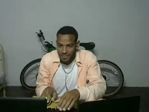 Snapshot of michel_sc chatting on February 4, 2026, 10:43 am michel sc online show from February 4, 2026, 10:43 am