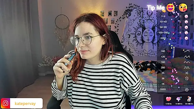 Snapshot of callmekatesmith chatting on February 9, 2025, 10:32 pm callmekatesmith online show from February 9, 2025, 10:32 pm