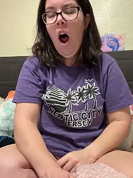 Snapshot of FreakNastyLacie chatting on October 27, 2025, 11:44 am FreakNastyLacie online show from October 27, 2025, 11:44 am