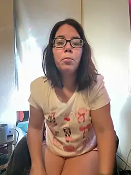 Snapshot of FreakNastyLacie chatting on October 5, 2025, 1:24 pm FreakNastyLacie online show from October 5, 2025, 1:24 pm