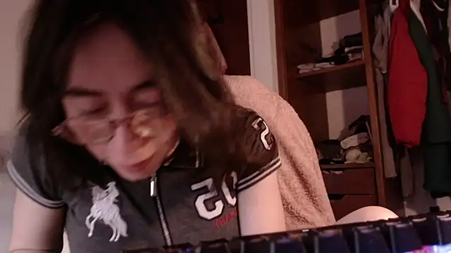 emily pearl  online show from December 3, 2025, 10:09 pm