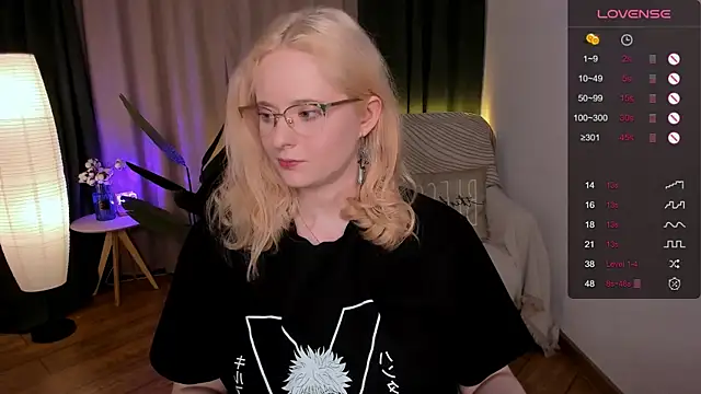 Aemilia  online show from February 5, 2025, 12:17 pm