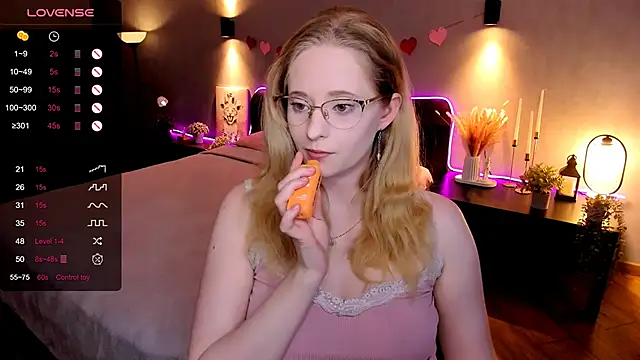 Aemilia  online show from November 17, 2025, 8:29 am