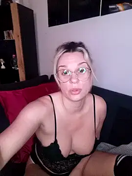 SpicyVicky online show from February 19, 2025, 6:55 am