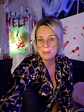 Snapshot of SpicyVicky chatting on October 24, 2025, 5:17 am SpicyVicky online show from October 24, 2025, 5:17 am