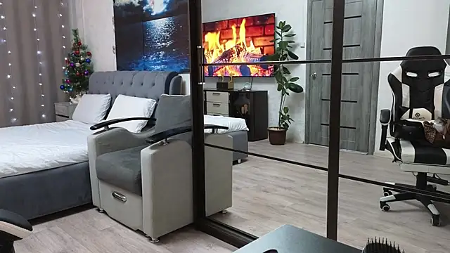 Strip-Lady online show from January 13, 2026, 9:24 am