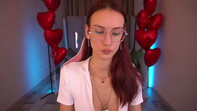 CozyMell online show from February 20, 2025, 2:02 pm