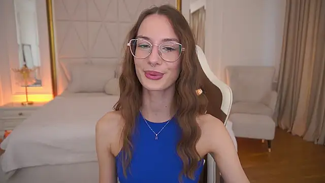 Snapshot of CozyMell chatting on February 23, 2026, 2:17 pm CozyMell online show from February 23, 2026, 2:17 pm