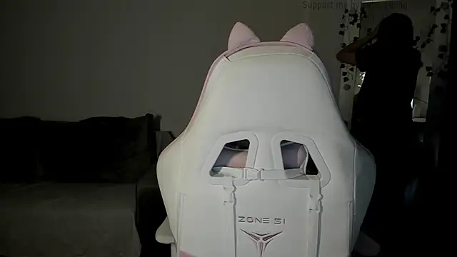 Snapshot of MashkaRay chatting on September 21, 2025, 5:23 am MashkaRay online show from September 21, 2025, 5:23 am