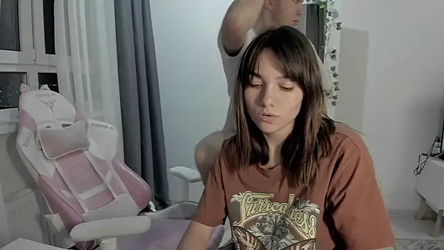 Snapshot of MashkaRay chatting on September 27, 2025, 7:09 pm MashkaRay online show from September 27, 2025, 7:09 pm