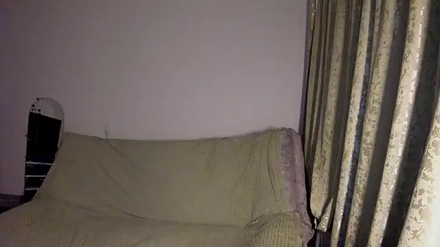 Snapshot of MashkaRay chatting on February 14, 2026, 3:56 pm MashkaRay online show from February 14, 2026, 3:56 pm