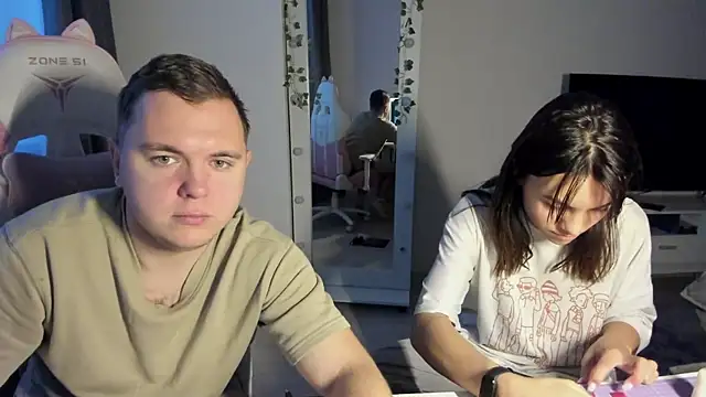 Snapshot of MashkaRay chatting on November 14, 2025, 12:53 pm MashkaRay online show from November 14, 2025, 12:53 pm