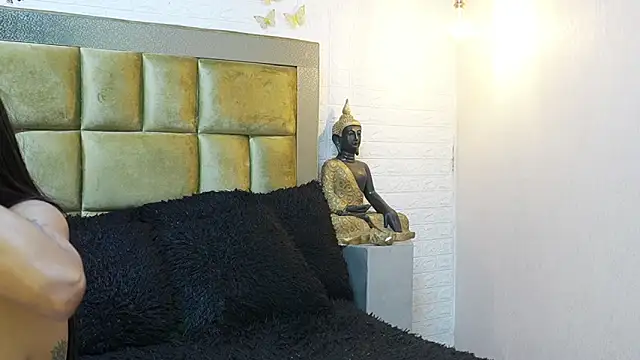 ximenawilliamss online show from December 22, 2025, 10:26 am