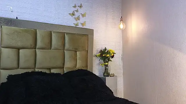 ximenawilliamss online show from July 15, 2026, 8:05 pm