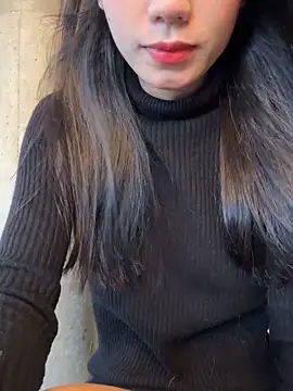 Snapshot of Ladygirrl22 chatting on November 25, 2025, 4:35 am Ladygirrl22 online show from November 25, 2025, 4:35 am