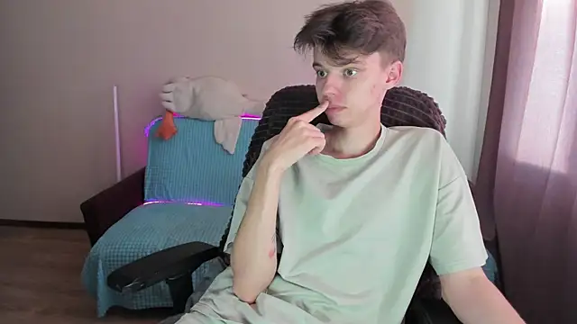 Snapshot of Liam_sexy1 chatting on September 24, 2025, 1:50 pm Liam sexy1 online show from September 24, 2025, 1:50 pm