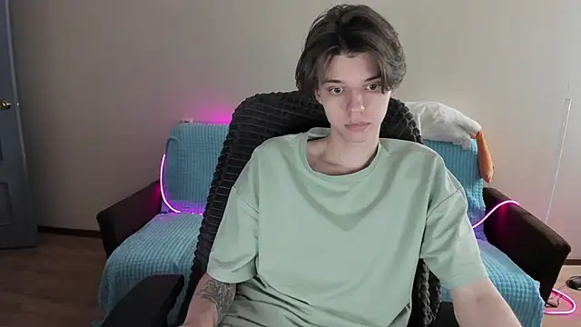 Liam sexy1 online show from February 6, 2025, 2:15 pm