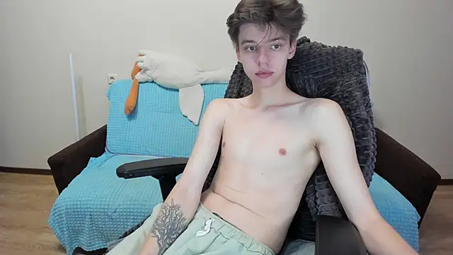 Snapshot of Liam_sexy1 chatting on October 17, 2025, 6:17 am Liam sexy1 online show from October 17, 2025, 6:17 am