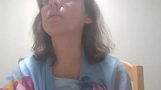 HollyJewel online show from September 29, 2025, 3:06 pm