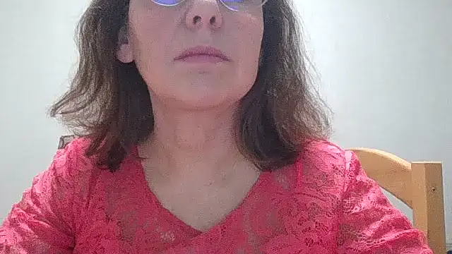 Snapshot of HollyJewel chatting on December 21, 2025, 6:20 pm HollyJewel online show from December 21, 2025, 6:20 pm