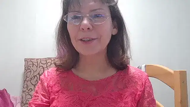 Snapshot of HollyJewel chatting on January 9, 2026, 12:12 pm HollyJewel online show from January 9, 2026, 12:12 pm