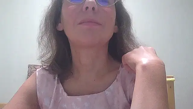 HollyJewel online show from October 5, 2025, 6:31 pm