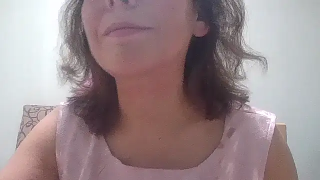 Snapshot of HollyJewel chatting on November 5, 2025, 6:11 pm HollyJewel online show from November 5, 2025, 6:11 pm