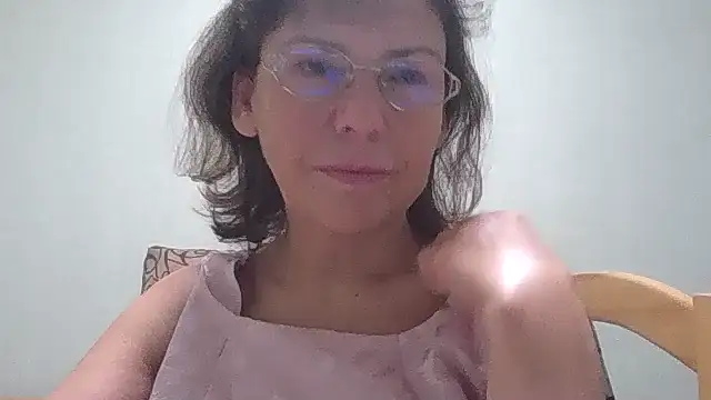 HollyJewel online show from October 14, 2025, 5:02 pm