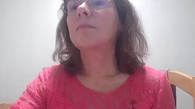 Snapshot of HollyJewel chatting on November 12, 2025, 5:39 pm HollyJewel online show from November 12, 2025, 5:39 pm