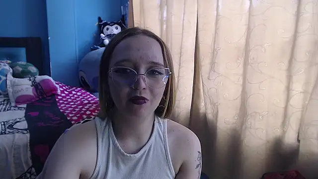 Liaroberts1 online show from March 21, 2025, 6:07 pm