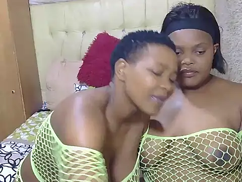 Snapshot of Xxxsluts chatting on October 11, 2025, 2:29 pm Xxxsluts online show from October 11, 2025, 2:29 pm