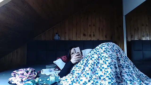 BoeseMoni1998 online show from October 28, 2025, 2:38 pm