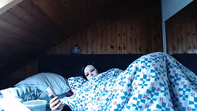 BoeseMoni1998 online show from October 20, 2025, 10:05 am