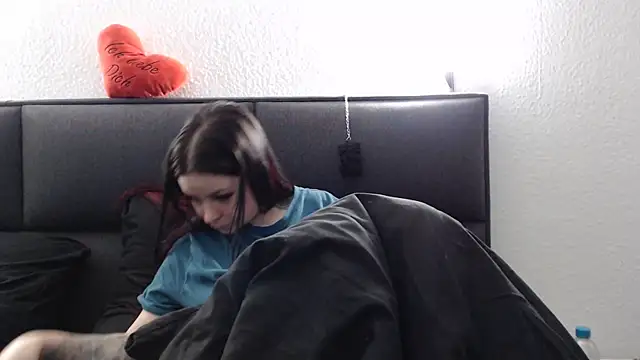 BoeseMoni1998 online show from May 18, 2026, 4:56 pm