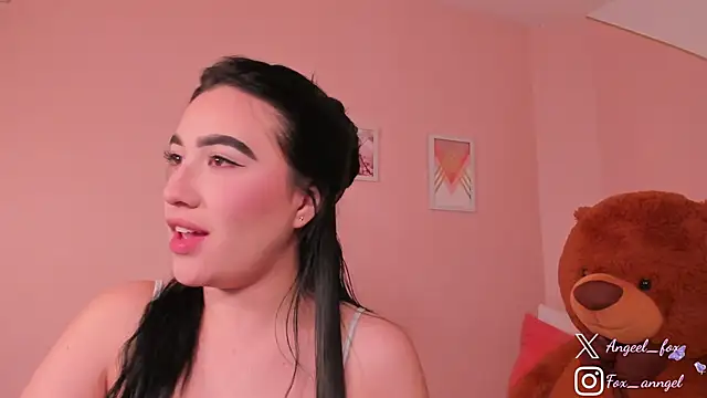 angeel fox online show from September 17, 2025, 4:03 am