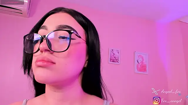 Snapshot of angeel_fox chatting on February 12, 2026, 2:55 am angeel fox online show from February 12, 2026, 2:55 am